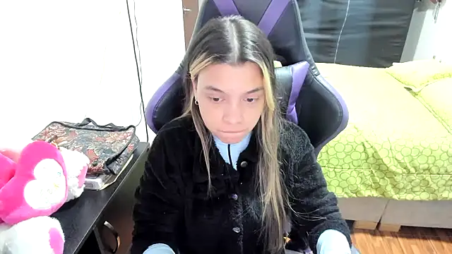 Snapshot of LuisaReyes_2911 chatting on October 2025 02:14:02 AM LuisaReyes 2911 online show from October 2025 02:14:02 AM