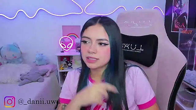 CuteDani  online show from November 2025 12:31:02 AM