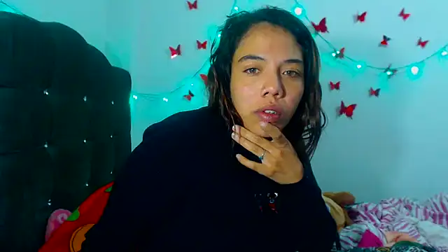 AmaraRoberts420 online show from December 2024 12:59:02 AM