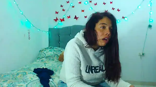 AmaraRoberts420 online show from January 2025 02:53:02 AM