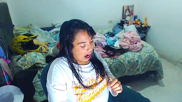 AmaraRoberts420 online show from October 2025 02:12:01 AM