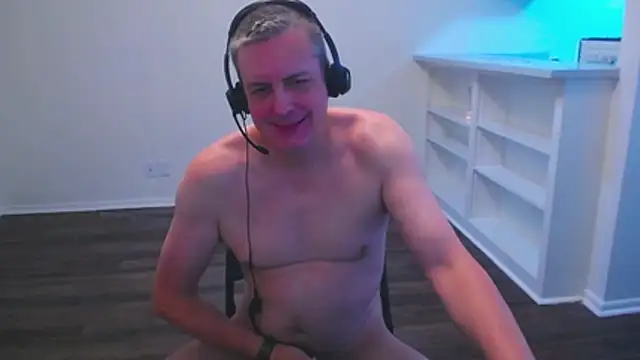 Snapshot of JulioMaximus chatting on November 2025 08:34:02 PM JulioMaximus online show from November 2025 08:34:02 PM