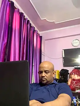 Dick 6inches online show from November 2025 09:09:01 AM