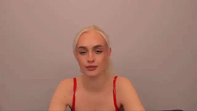 Snapshot of OliviaKisss chatting on December 2025 07:20:02 PM OliviaKisss online show from December 2025 07:20:02 PM