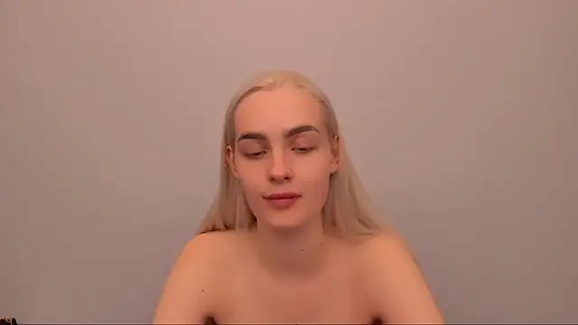 Snapshot of OliviaKisss chatting on December 2025 09:00:01 PM OliviaKisss online show from December 2025 09:00:01 PM