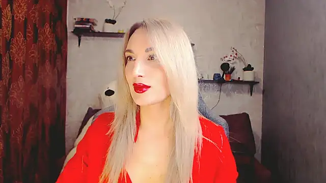 Snapshot of MillaXQueen chatting on February 2025 11:44:02 AM MillaXQueen online show from February 2025 11:44:02 AM