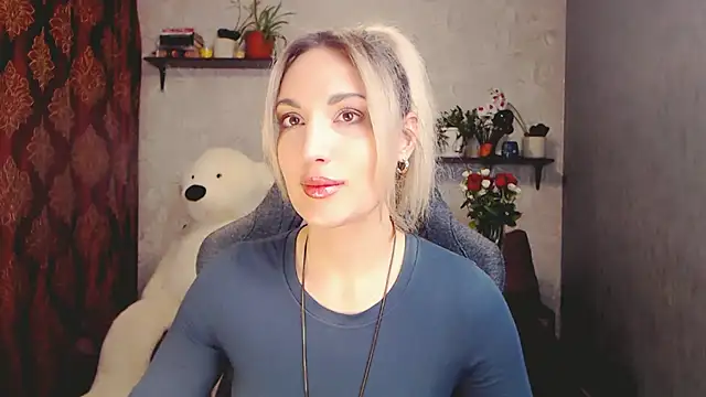 Snapshot of MillaXQueen chatting on March 2025 02:16:01 PM MillaXQueen online show from March 2025 02:16:01 PM