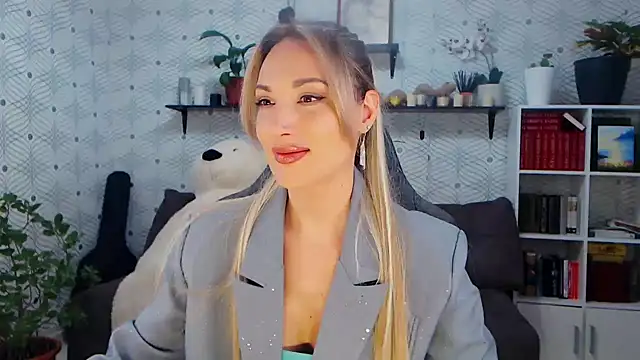 MillaXQueen online show from February 2026 02:57:01 PM