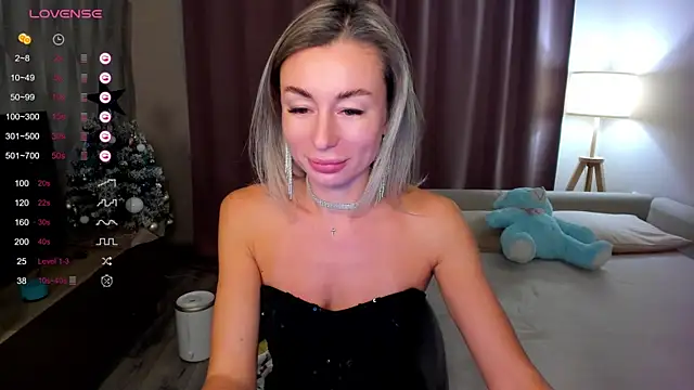 Snapshot of DannaEvan chatting on December 2024 12:11:02 PM DannaEvan online show from December 2024 12:11:02 PM