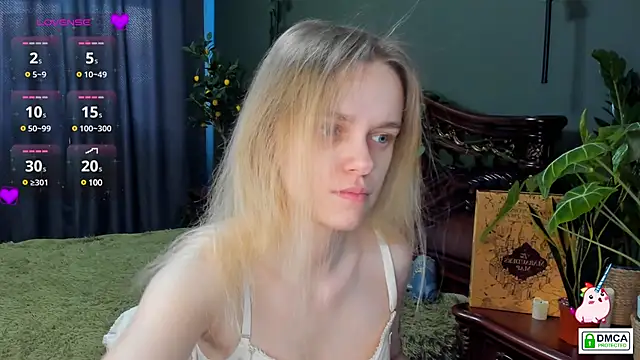 Snapshot of lady_bellaa chatting on December 2024 09:29:02 AM lady bellaa online show from December 2024 09:29:02 AM