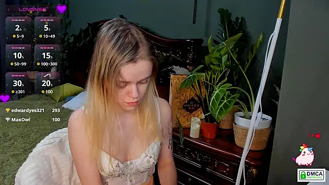 Snapshot of lady_bellaa chatting on December 2024 12:27:02 PM lady bellaa online show from December 2024 12:27:02 PM