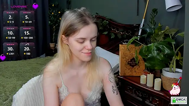 Snapshot of lady_bellaa chatting on December 2024 06:03:02 AM lady bellaa online show from December 2024 06:03:02 AM