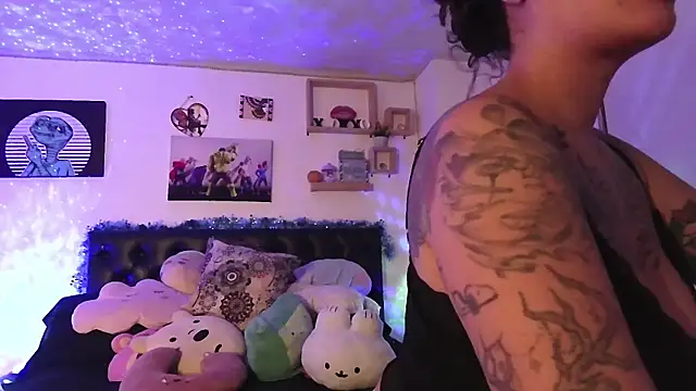 Snapshot of chanell_tattoo chatting on December 2024 12:04:02 AM chanell tattoo online show from December 2024 12:04:02 AM