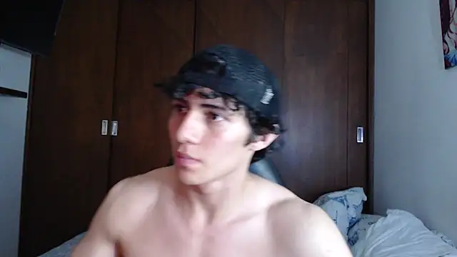 Snapshot of aresholland chatting on February 2025 03:54:01 AM aresholland online show from February 2025 03:54:01 AM