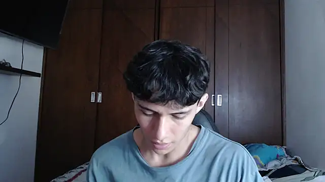 Snapshot of aresholland chatting on March 2025 10:09:02 PM aresholland online show from March 2025 10:09:02 PM