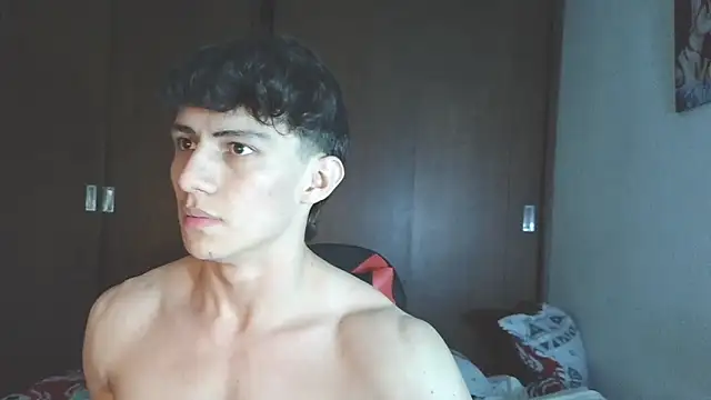 Snapshot of aresholland chatting on October 2025 03:18:01 AM aresholland online show from October 2025 03:18:01 AM