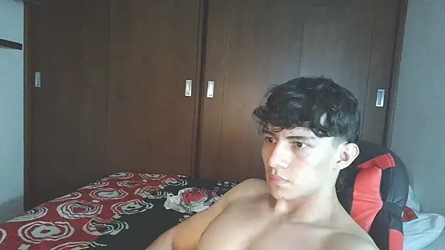 Snapshot of aresholland chatting on October 2025 03:47:02 AM aresholland online show from October 2025 03:47:02 AM