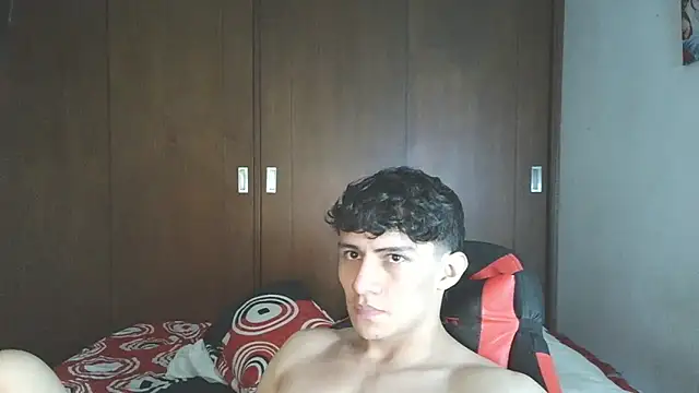 Snapshot of aresholland chatting on November 2025 03:26:02 AM aresholland online show from November 2025 03:26:02 AM