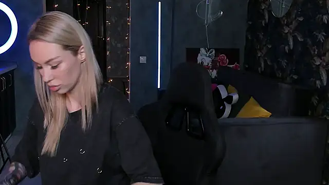 Blckmirrorr online show from October 2025 04:24:01 AM