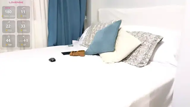 missmiamore online show from December 2024 09:50:02 PM