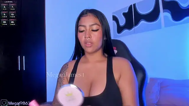 meganjames1 online show from November 2025 01:46:02 PM