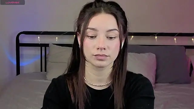 sinthiaroze online show from October 2025 07:29:02 PM