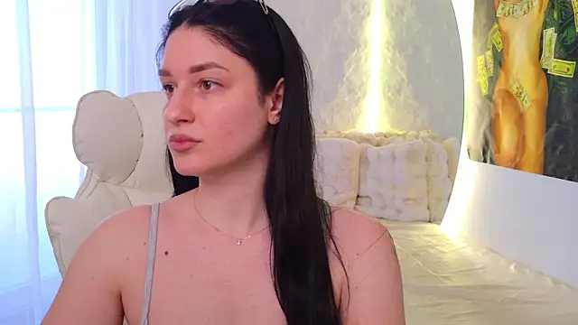 moniqque online show from April 2026 02:18:02 PM