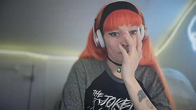 FRRANNKIE online show from October 2025 02:10:01 AM