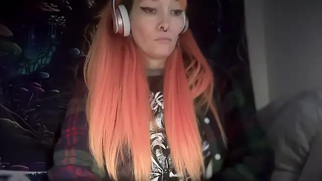 FRRANNKIE online show from December 2025 02:23:02 PM