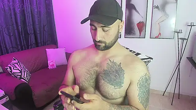 Snapshot of Leon_1234 chatting on January 2025 11:24:01 PM Leon 1234 online show from January 2025 11:24:01 PM