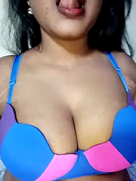 Hotlisa online show from February 2026 04:47:01 PM