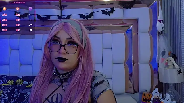 valkiria moore online show from October 2025 07:57:02 PM