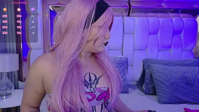 valkiria moore online show from November 2025 07:49:02 PM