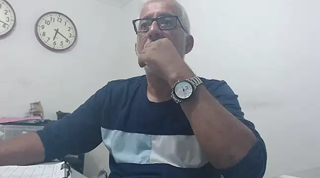 Snapshot of cenizo10124 chatting on January 2025 11:18:01 PM cenizo10124 online show from January 2025 11:18:01 PM