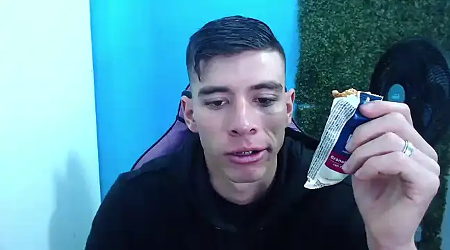 Snapshot of DEIBY_BABY chatting on December 2024 08:26:02 PM DEIBY BABY online show from December 2024 08:26:02 PM