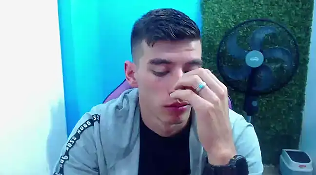 Snapshot of DEIBY_BABY chatting on December 2024 04:47:02 AM DEIBY BABY online show from December 2024 04:47:02 AM