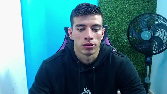 Snapshot of DEIBY_BABY chatting on January 2025 12:37:02 AM DEIBY BABY online show from January 2025 12:37:02 AM