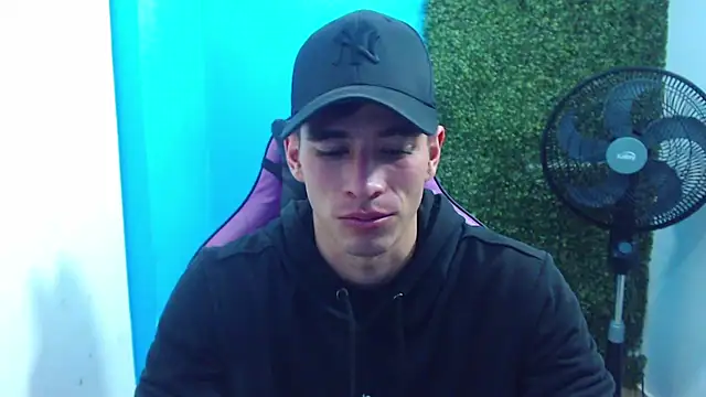 Snapshot of DEIBY_BABY chatting on January 2025 01:48:01 AM DEIBY BABY online show from January 2025 01:48:01 AM