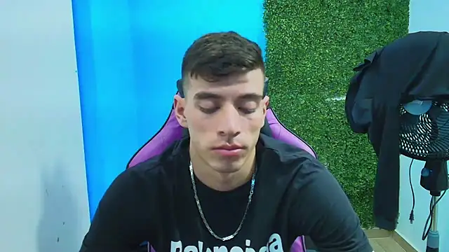 Snapshot of DEIBY_BABY chatting on January 2025 03:22:01 AM DEIBY BABY online show from January 2025 03:22:01 AM