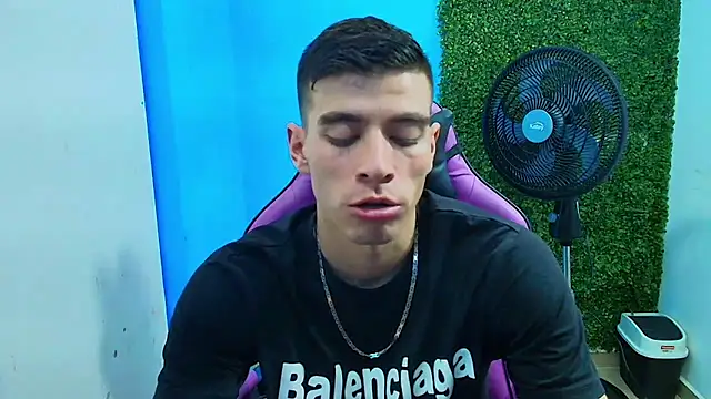 Snapshot of DEIBY_BABY chatting on January 2025 01:47:01 AM DEIBY BABY online show from January 2025 01:47:01 AM