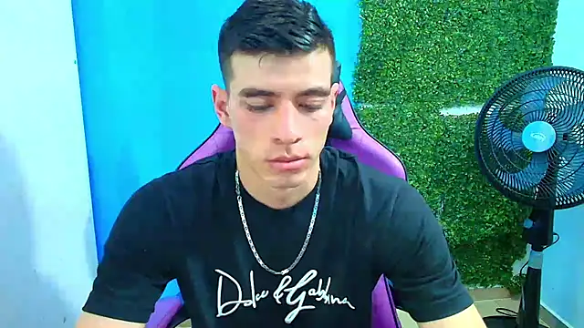 Snapshot of DEIBY_BABY chatting on January 2025 02:22:02 AM DEIBY BABY online show from January 2025 02:22:02 AM