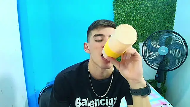 Snapshot of DEIBY_BABY chatting on January 2025 03:54:02 AM DEIBY BABY online show from January 2025 03:54:02 AM