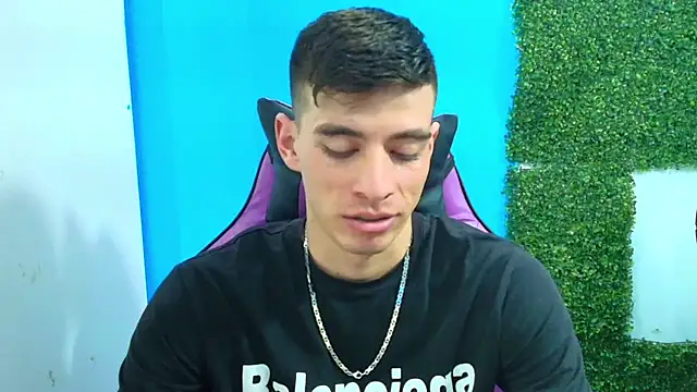 Snapshot of DEIBY_BABY chatting on January 2025 11:04:01 PM DEIBY BABY online show from January 2025 11:04:01 PM