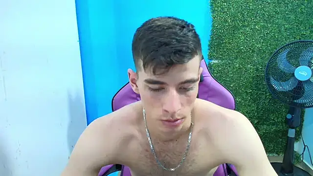 Snapshot of DEIBY_BABY chatting on February 2025 11:27:01 PM DEIBY BABY online show from February 2025 11:27:01 PM