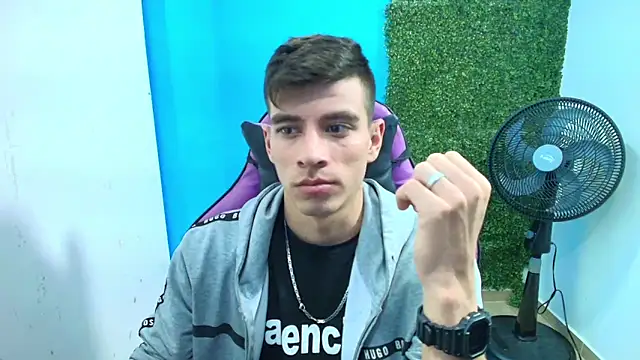 Snapshot of DEIBY_BABY chatting on February 2025 03:06:01 AM DEIBY BABY online show from February 2025 03:06:01 AM