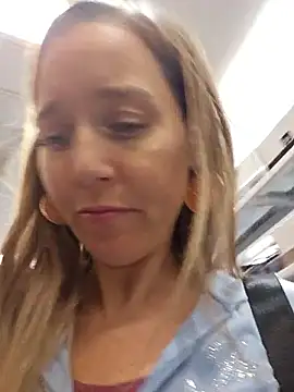 Snapshot of SkyelarSommer chatting on January 2026 04:11:01 PM SkyelarSommer online show from January 2026 04:11:01 PM