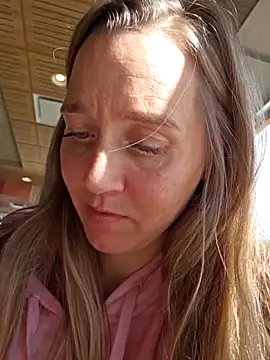 Snapshot of SkyelarSommer chatting on February 2026 02:44:01 PM SkyelarSommer online show from February 2026 02:44:01 PM