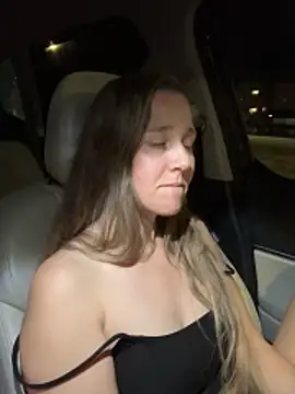 Snapshot of SkyelarSommer chatting on February 2026 11:53:01 PM SkyelarSommer online show from February 2026 11:53:01 PM