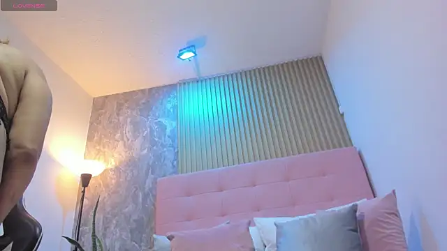 Snapshot of victoria__milf_ chatting on December 2025 08:07:02 PM victoria milf online show from December 2025 08:07:02 PM