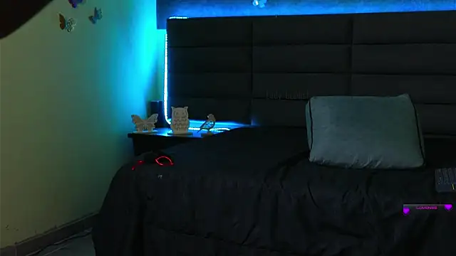 kathieandpovcock1 online show from January 2025 01:11:01 AM